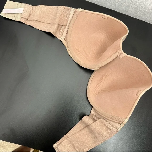 Victoria’s Secret Body by Victoria Nude Bra Size: 36DD - Picture 4 of 9